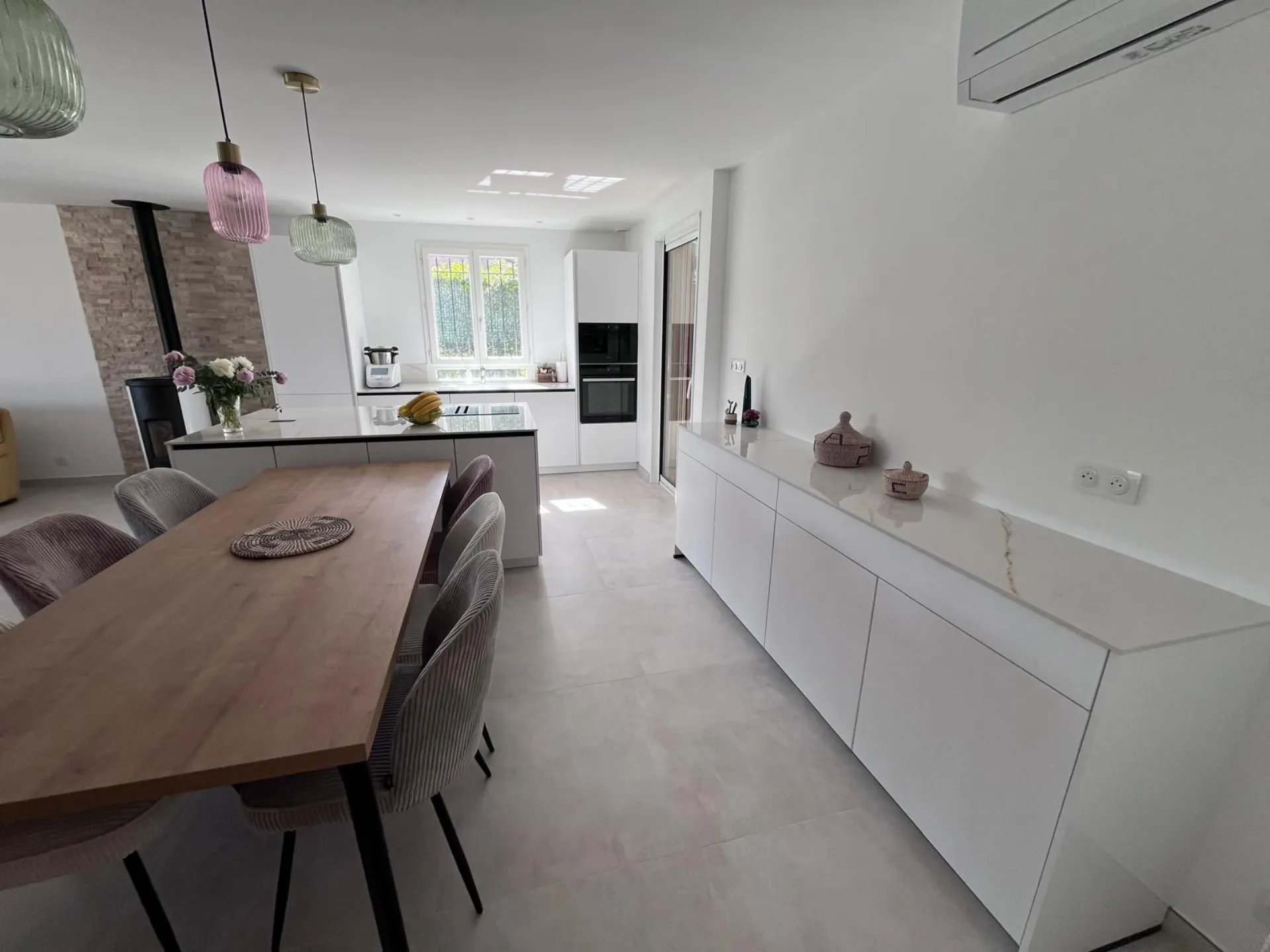 Projet de Home staging d’une cuisine/salon dans une maison à Coudoux (13)